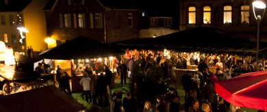 Weihnachtsstände auf dem Platz der Deutschen Einheit