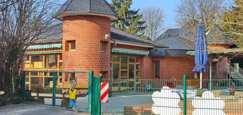 Das Gebäude der Kindertagesstätte Kindergartenburg in Eltville. Das Gebäude der Kindertagesstätte Kindergartenburg in Eltville.