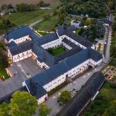 Drohnenaufnahme Kloster Eberbach aus der Vogelperspektive.