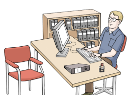 Mann sitzt an Schreibtisch vor Computer mit leerem Stuhl auf der anderen Seite und Stempel auf dem Schreibtisch