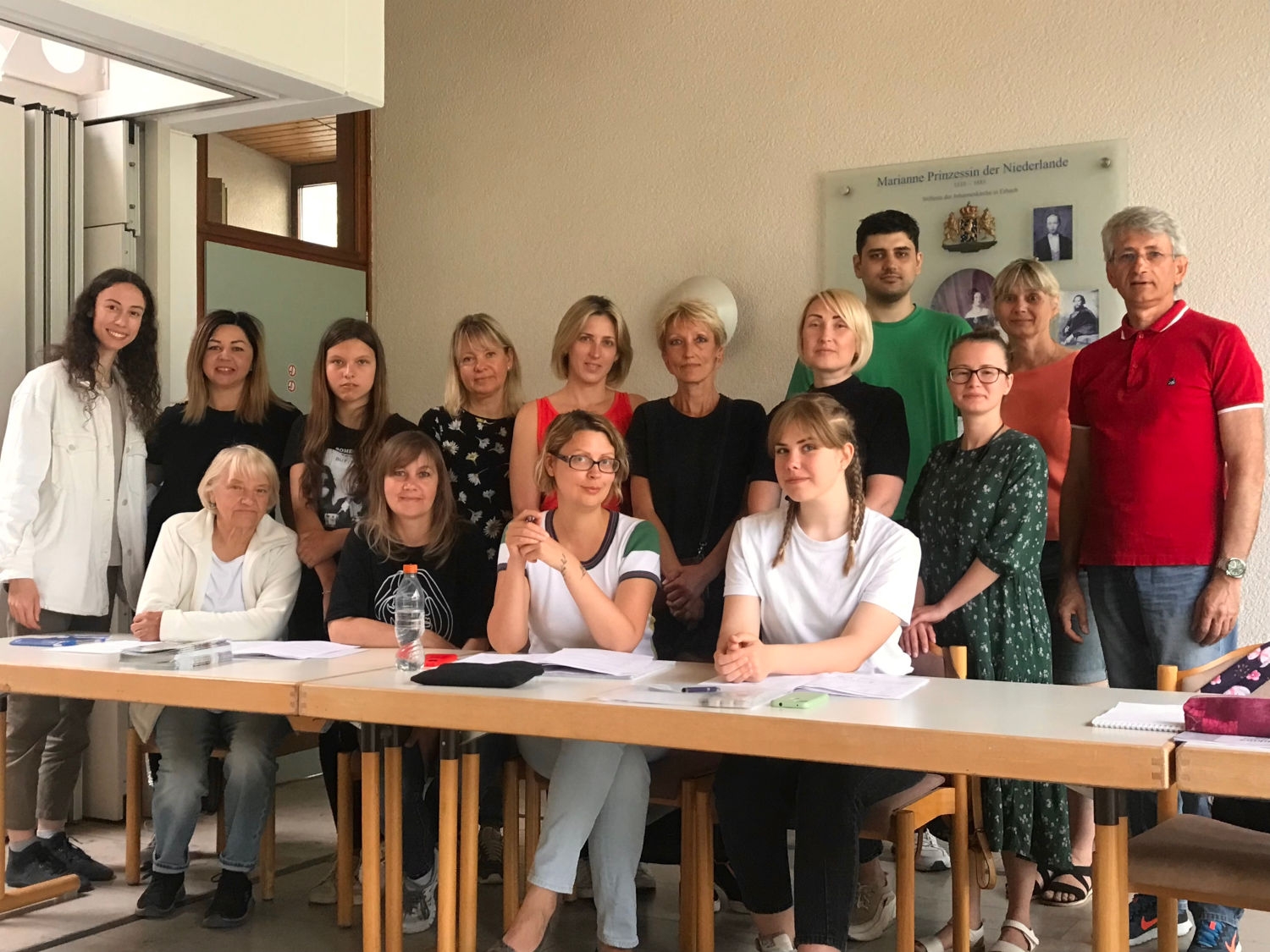 Eine Gruppe von ukrainischen Flüchtlingen, die aktuell in Eltville die Deutsche Sprache lernen.