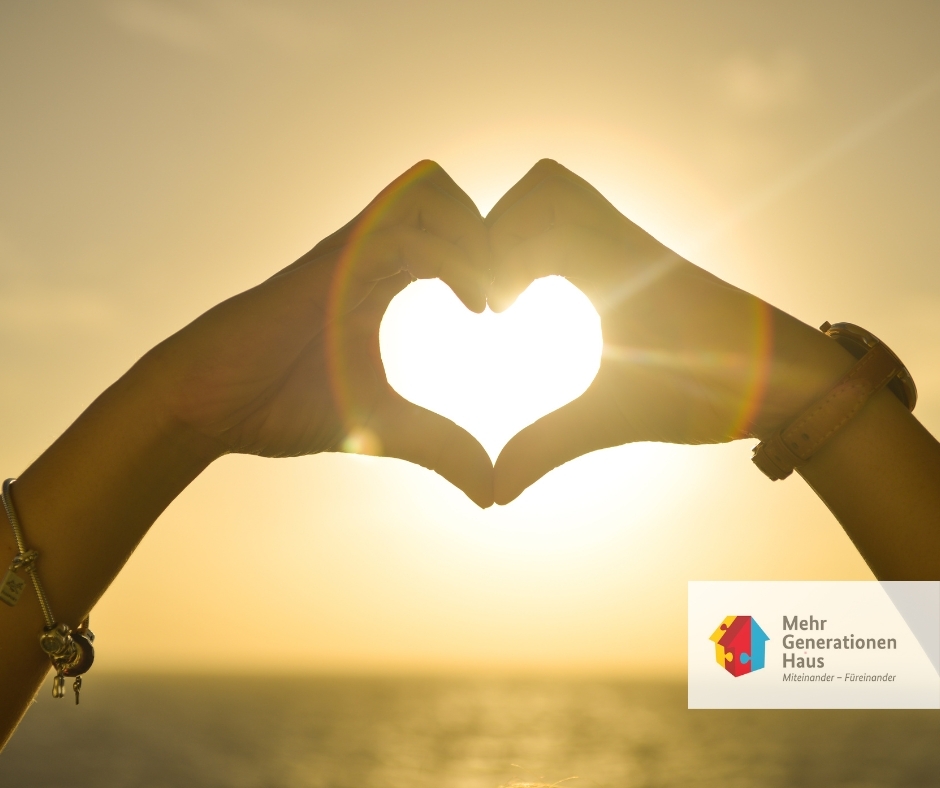 Symbolbild zwei Hände formen ein Herz