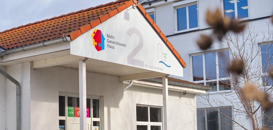 Frontaler Blick auf das Mehrgenerationenhaus 2 in Eltville.