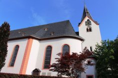 Pfarrkirche St. Vincentius in Hattenheim. Pfarrkirche St. Vincentius in Hattenheim.