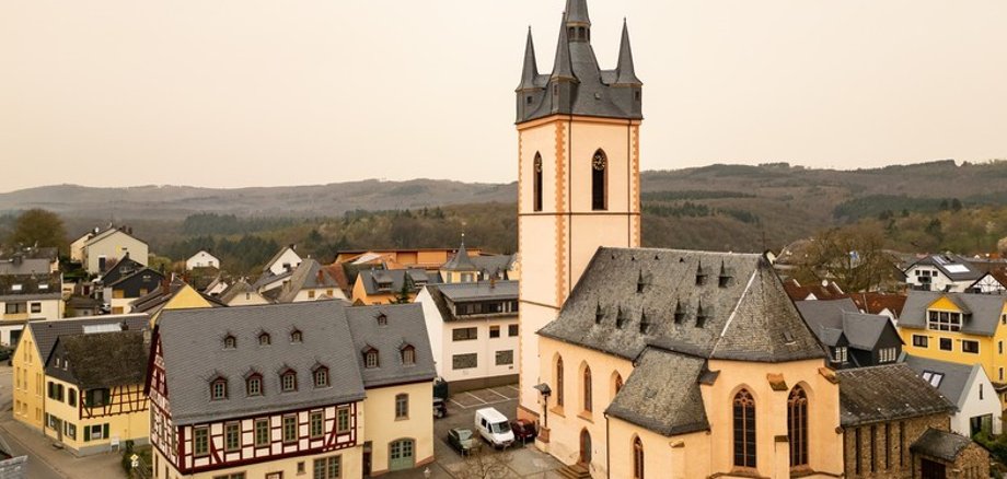 Rauenthaler Kirchturm aus der Vogelperspektive