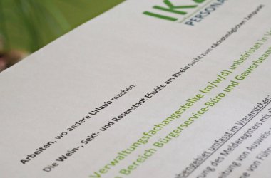 Eine ausgedruckte Stellenausschreibung der Stadt Eltville.