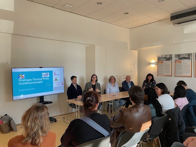 Austauschtreffen im Mehrgenerationenhaus mit Teilnehmenden des Projektes und Projektinitiatoren