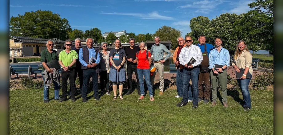 Gruppenfoto Magistrat und Mitarbeitende im Rosenbad