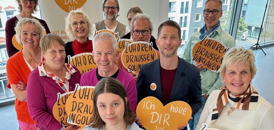 Teilnehmende des Städtetreffs der Zuhör.Städte