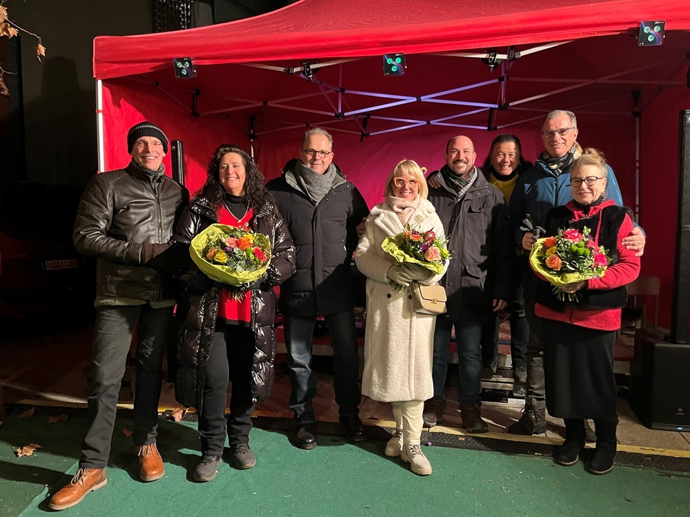 Gruppenfoto (v.l.) Jörg von der Gracht, Gaby Ditt, Patrick Kunkel, Iris Schneider, Nikolaos Stavridis, Rick Cheyenne, Winfried Steinmacher und Margarete Mucke