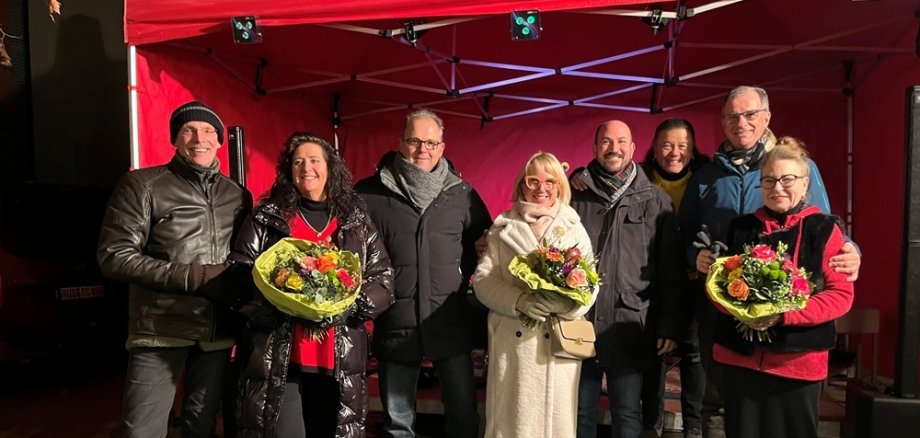 Gruppenfoto (v.l.) Jörg von der Gracht, Gaby Ditt, Patrick Kunkel, Iris Schneider, Nikolaos Stavridis, Rick Cheyenne, Winfried Steinmacher und Margarete Mucke