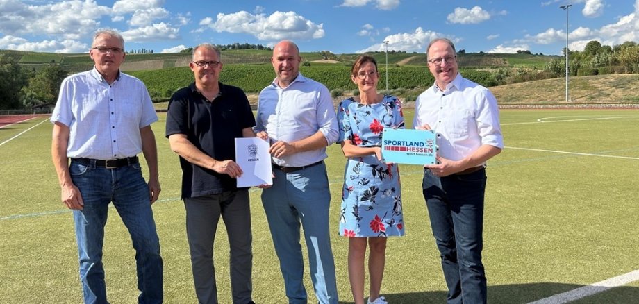 Gruppenfoto Förderbescheidübergabe