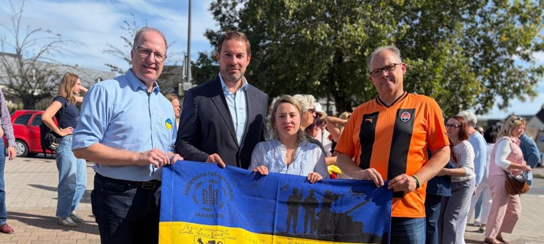 (v. l.) Ingo Schon, Sandro Zehner, Olja Piemonte und Patrick Kunkel bei der 67. Mahnwache