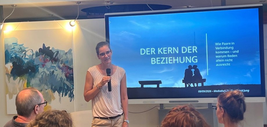 Astrid Jung bei ihrem Vortrag